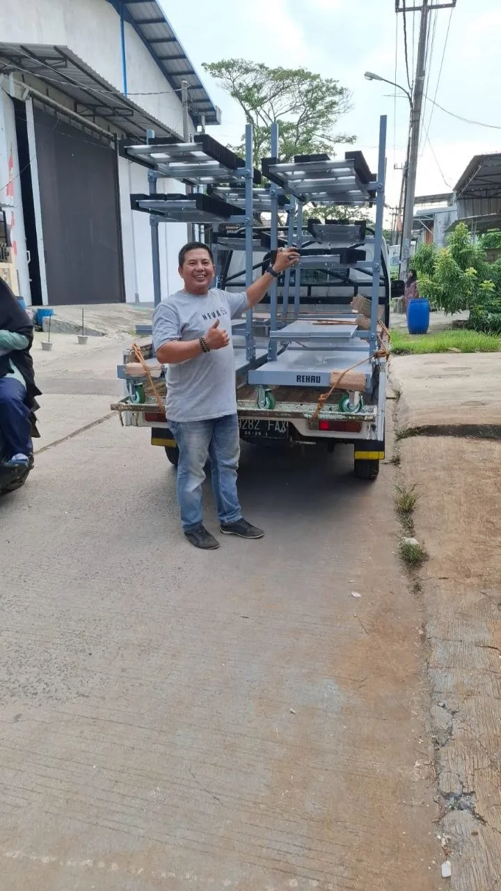 Proses delivery support untuk rack handling pelanggan.